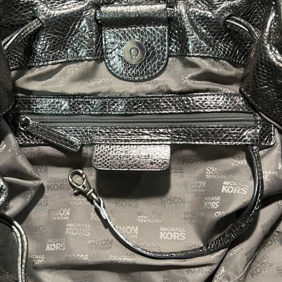 *FLASH SALE* MICHAEL Michael Kors • Limited Edition Silver/Gunmetal Woven Bag - Picture 5 of 9